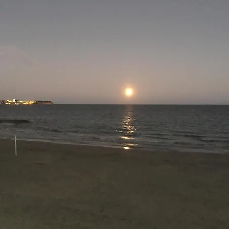 Beach Apartment Torrevieja * トレビエハ